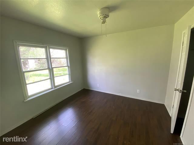 Building Photo - 3 br, 1 bath House - Remco 604 e 2nd