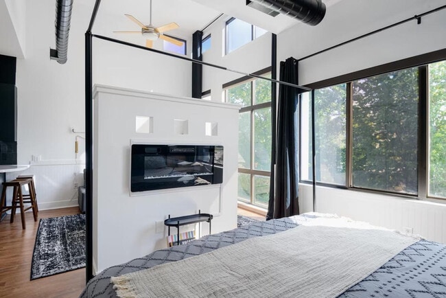 Foto del edificio - 700 N Graham St