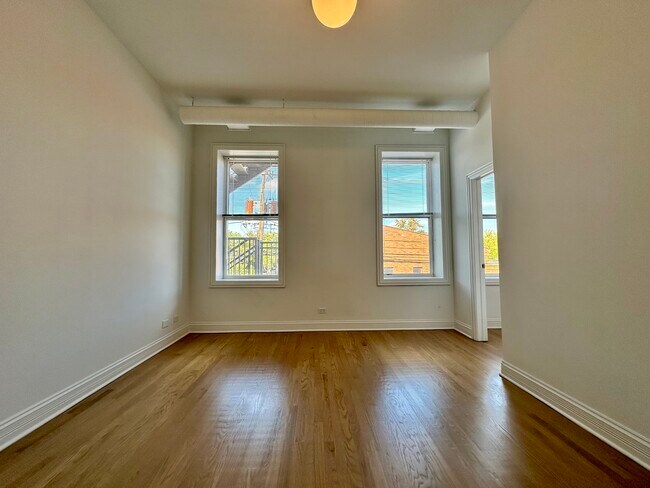 Foto del edificio - 1856 W Chicago Ave