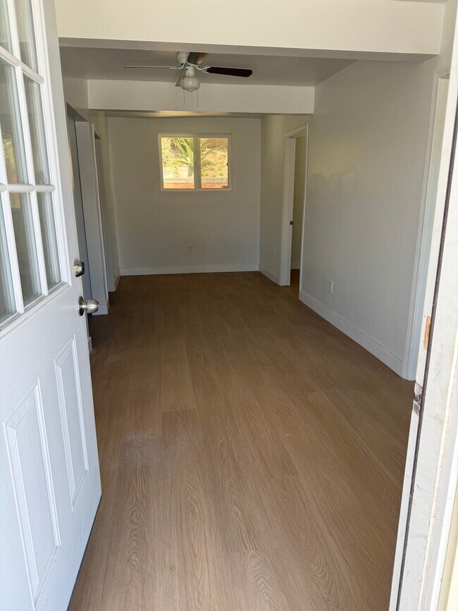 Foto del edificio - 456 S Bernal Ave