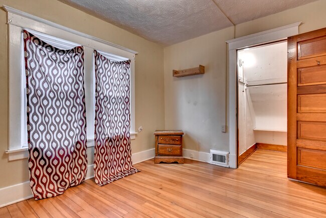 Foto del edificio - 1339 S 22nd St