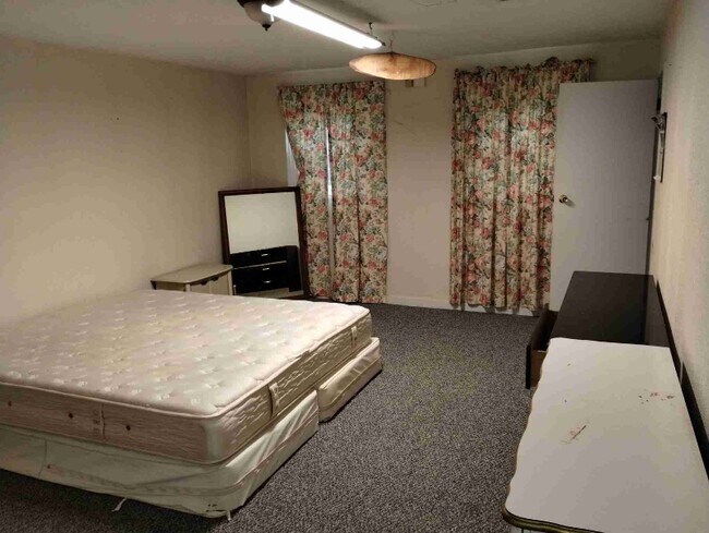 Foto del edificio - 1720 Hutchinson Ln