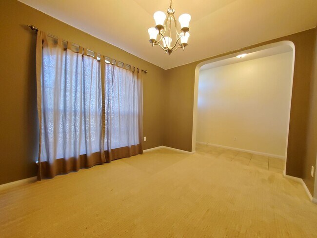 Foto del edificio - 4-Bedroom House for Rent in Killeen