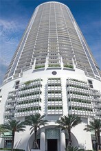 Building Photo - 1750 N Bayshore Dr