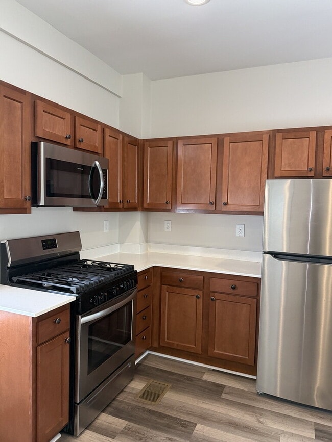 Foto del edificio - 2031 Hewitt Ave