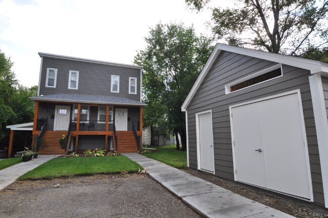 Building Photo - Fantastic luxury two-bedroom, one-bathroom in the Longfellow Neighborhood in Minneapolis!
