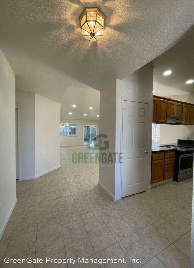 Foto del edificio - 3 br, 2 bath House - 504 Blue Canyon Dr