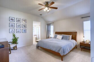 Building Photo - 108 Cove Cir