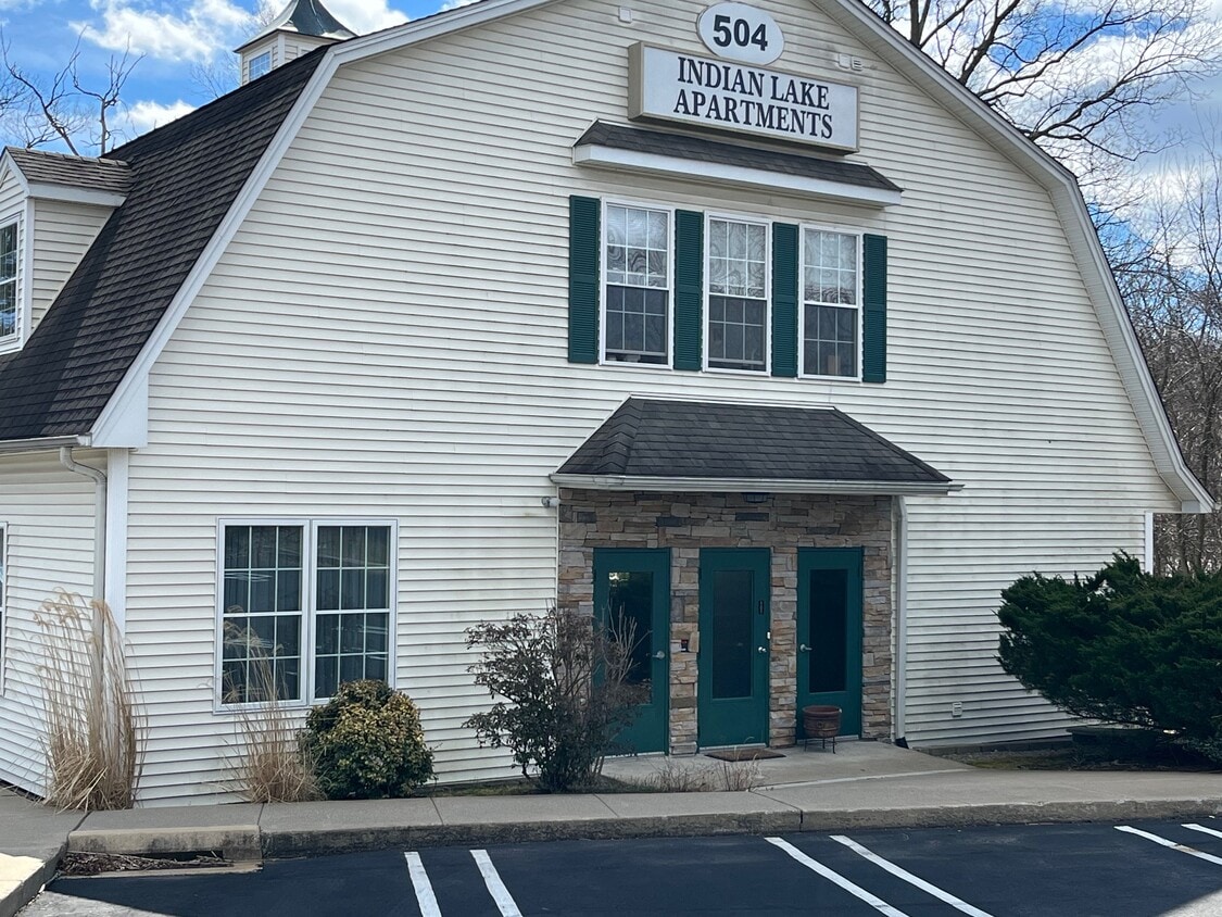 Front of Building - 504 Boston Post Rd