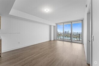 Building Photo - 16385 Biscayne Blvd