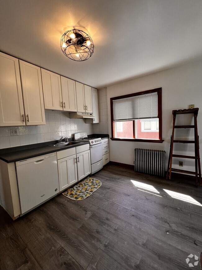 Building Photo - 97 1st St