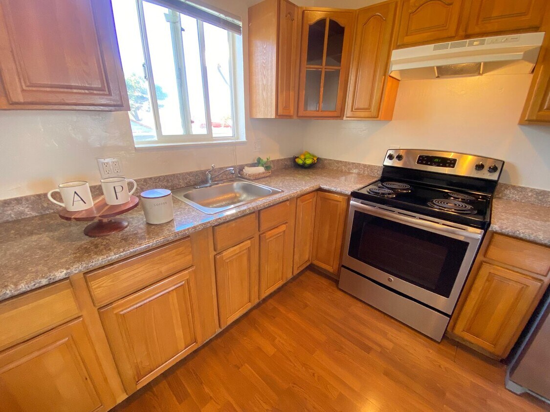 Primary Photo - Advent - Bright & Spacious One Bedroom Apa...