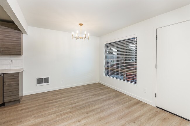 Building Photo - 129 5th Ave NW