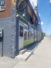 Building Photo - 430 Simcoe St S