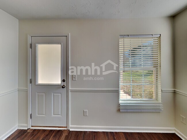 Foto del edificio - 621 Everlasting Way