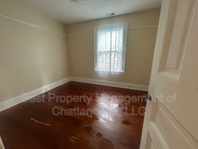 Photo - 209 Barnhardt Cir House