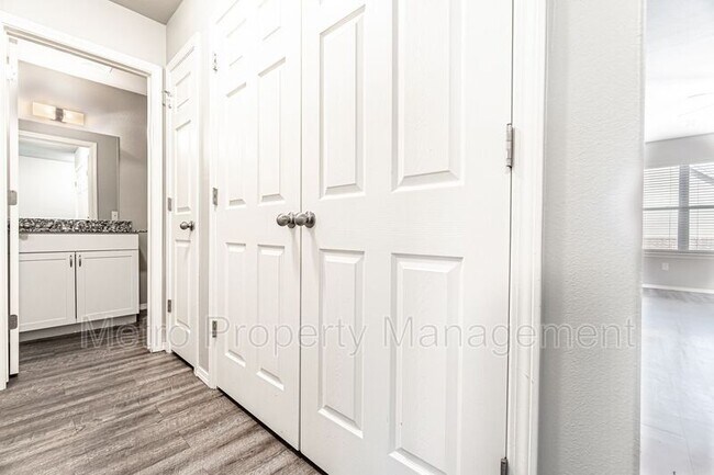 Foto del edificio - 600 SW Loudon Dr