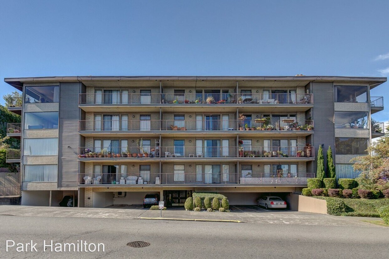 Primary Photo - 1501 California Ave SW