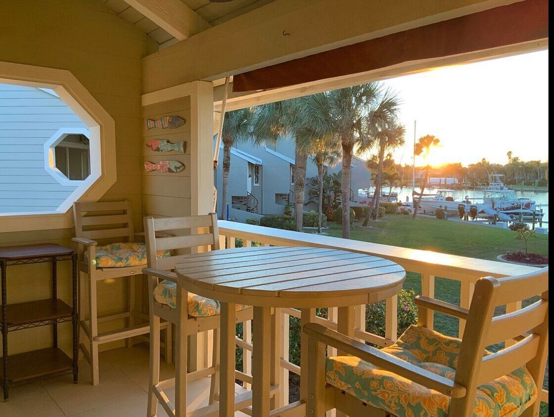 Primary Photo - 360 Pinellas Bayway S