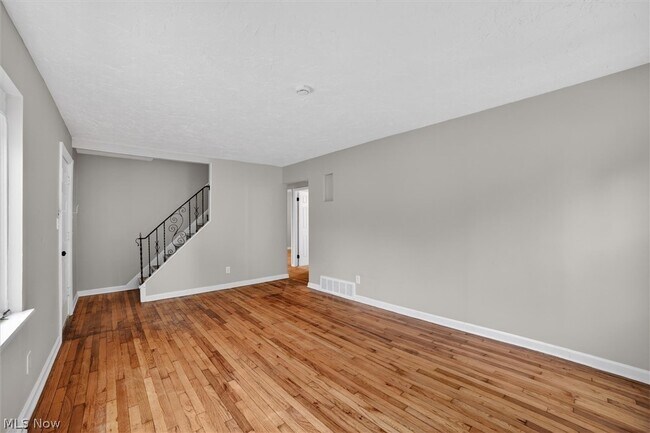 Foto del edificio - 681 E 258th St