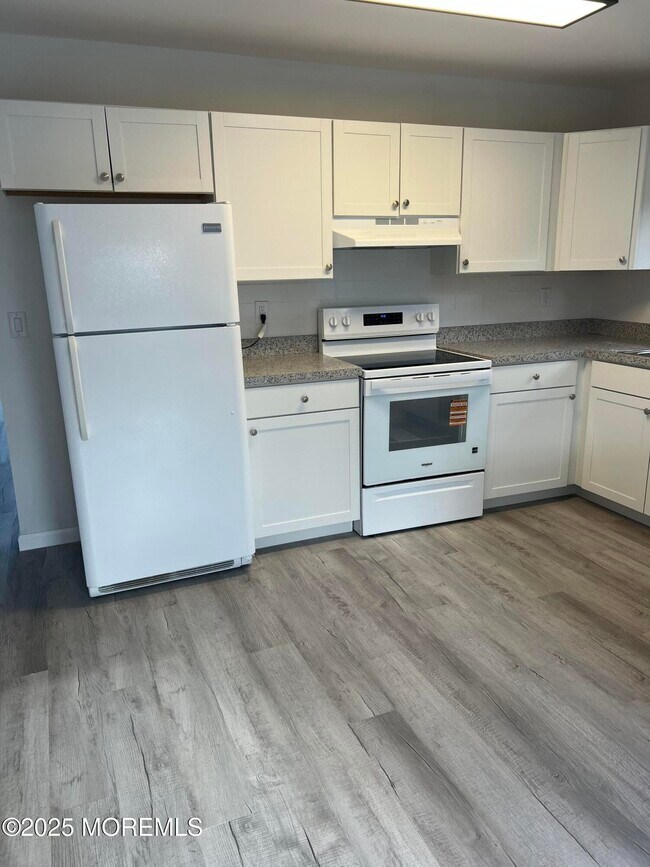 Building Photo - 327 Curacao St