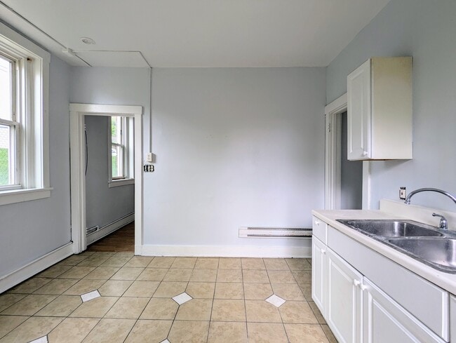 Building Photo - 2114 Bedford Ave