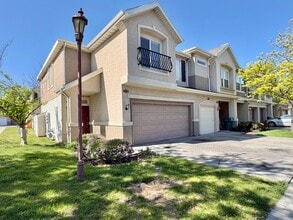 Building Photo - 1553 Vivante Way