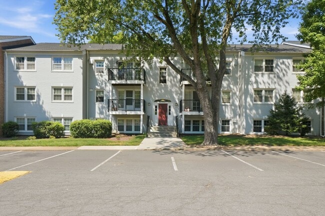 Photo - 9453 Fairfax Boulevard Apartment