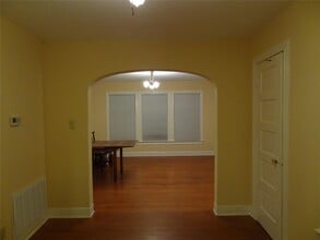 Building Photo - 633 Harvard St