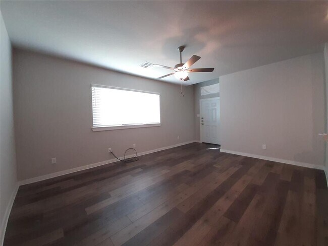 Foto del edificio - 25128 Pacific Wren Dr