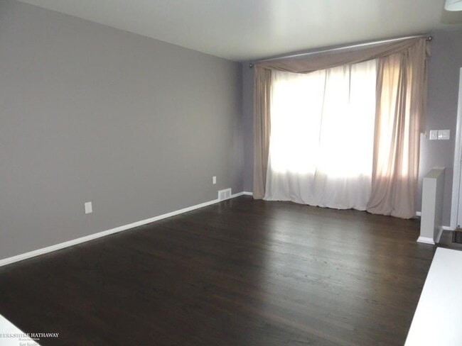 Building Photo - 32106 Gainsborough Dr