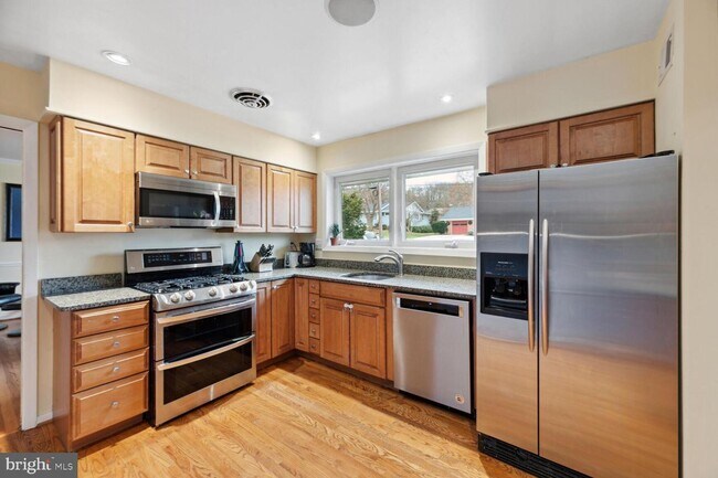 Foto del edificio - 6909 Andover Dr