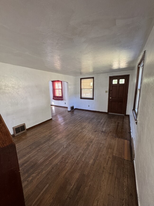 Photo - 1226 Cloverfield Dr House