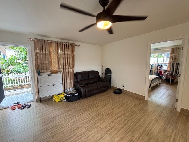 Building Photo - 2036 9th Ave