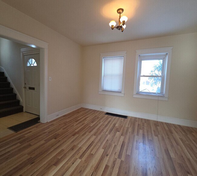 Foto del edificio - 3 bedroom house For Rent