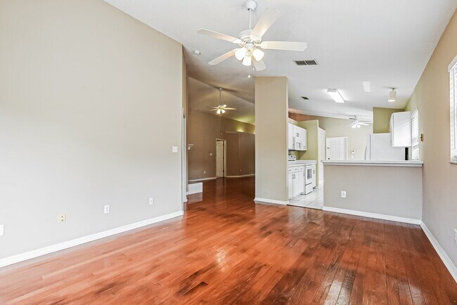 Foto del edificio - 10129 Dean Point Pl