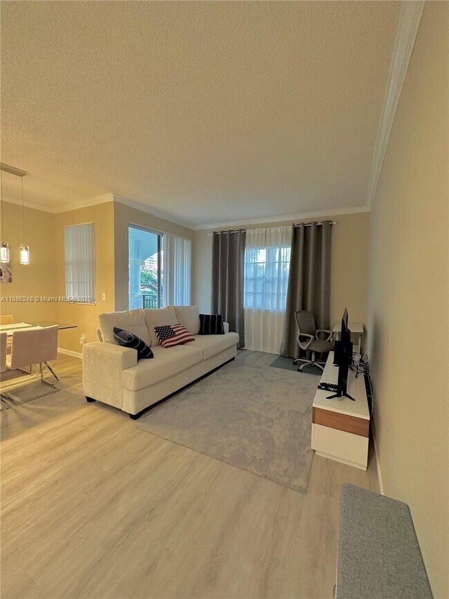 Foto del edificio - 3155 NE 184th St