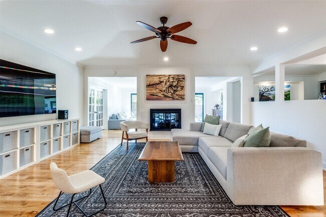 Foto del edificio - 7350 Fieldgate Dr