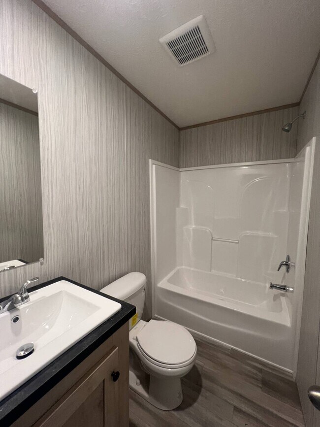 Foto del edificio - 4627 Blanche Rd