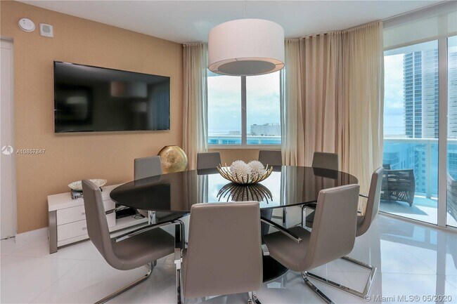 Foto del edificio - 2711 S Ocean Dr