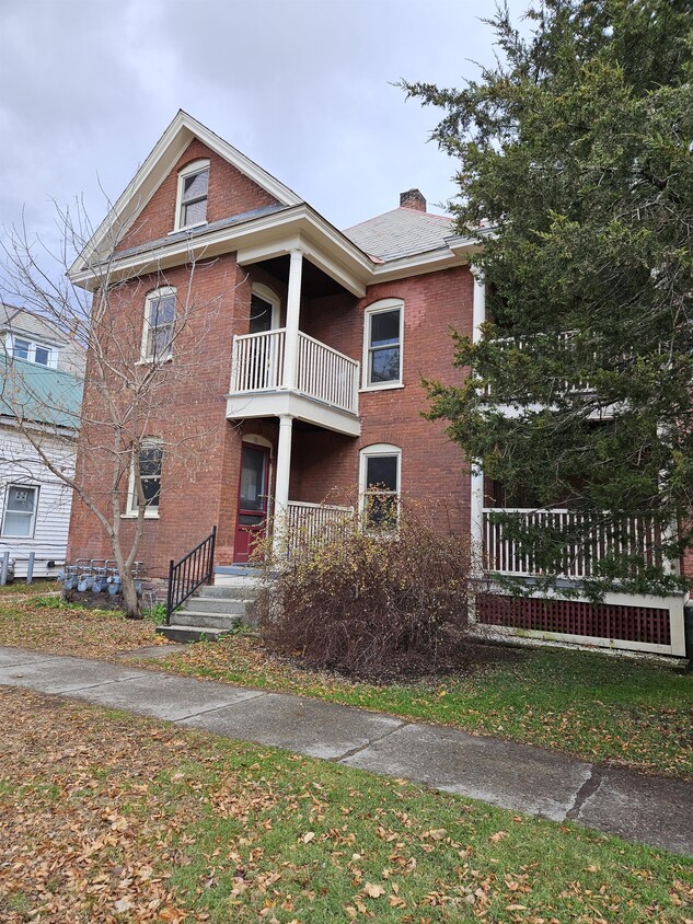 384040 Monroe St Unit 4, Burlington, VT 05401 Room for Rent in