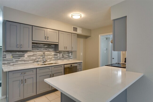 Foto del edificio - 114 Camilla Ln