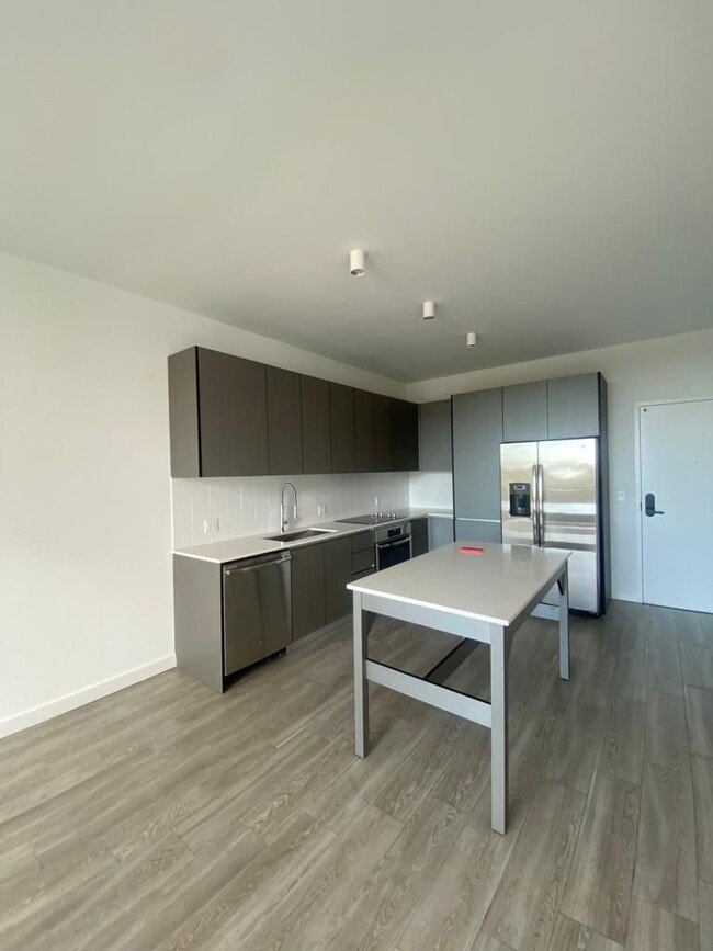 Foto del edificio - 558 NW 30th St