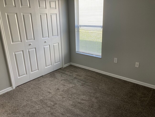 Photo - 447 Knightsbridge Cir House