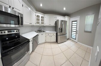 Building Photo - 3360 Spanish Moss Terrace