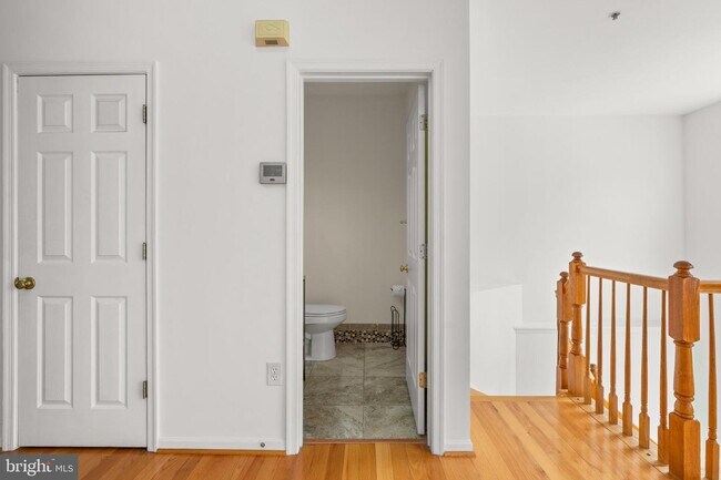 Foto del edificio - 8790 Stonehouse Dr