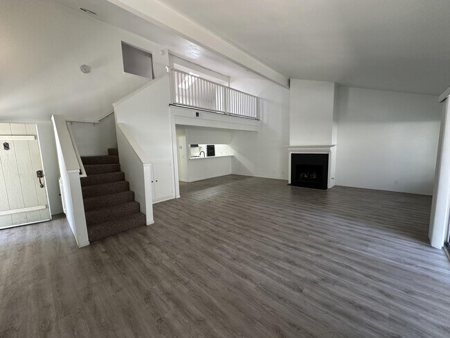 Foto del edificio - 2077 Village Ln