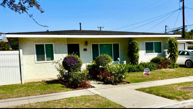 Building Photo - 3371 Catalina St