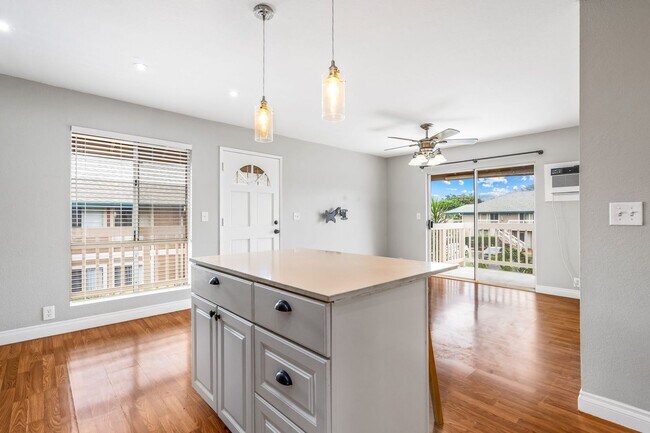 Building Photo - Fully Renovated Unfurnished 2 Bedroom/1.5 Bath at Southpointe