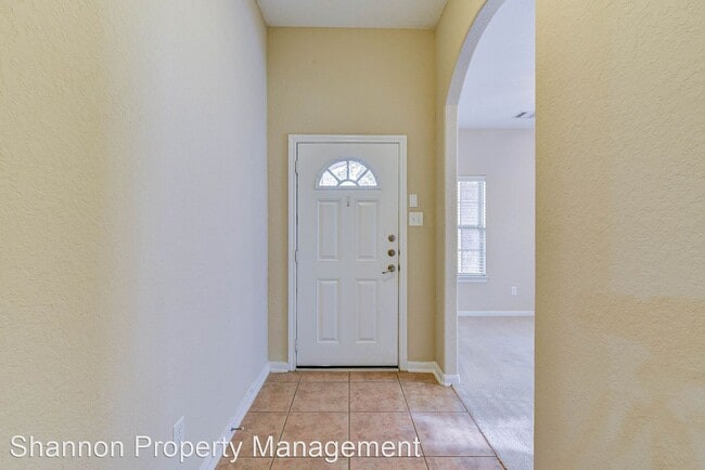 Building Photo - 3 br, 2 bath House - 26746 Henson Falls Dr